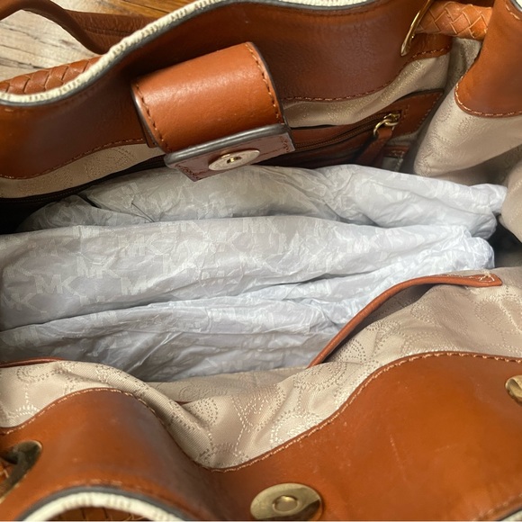 New‼️ Brand new Michael Kors Shoulder Bag - Picture 3 of 3